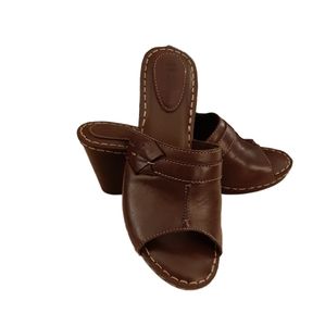 White Mountain Wedge Heels. Size 10